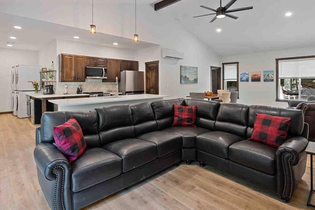 אשפורד Luxe Mt. Rainier Lodge W/ Hot Tub-Ac-Game Room מראה חיצוני תמונה
