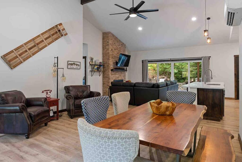 אשפורד Luxe Mt. Rainier Lodge W/ Hot Tub-Ac-Game Room מראה חיצוני תמונה